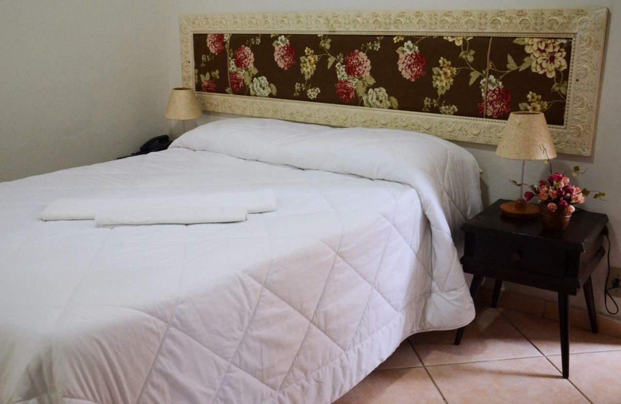 Hotel Santa Amalia ヴァソウラス エクステリア 写真
